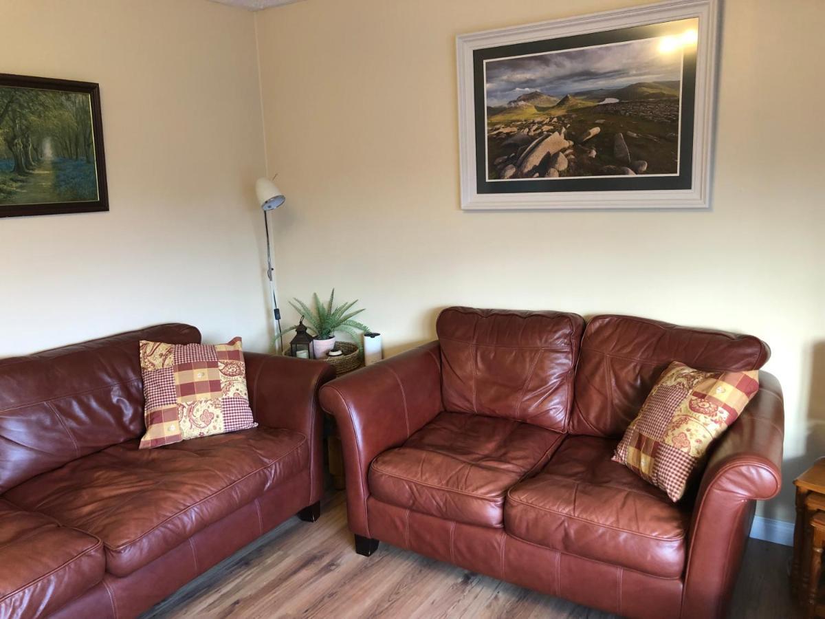 Moneydarragh Cottage With Uninterrupted Mountain And Sea Views- Hot Tub Available For Hire أنالونغ المظهر الخارجي الصورة