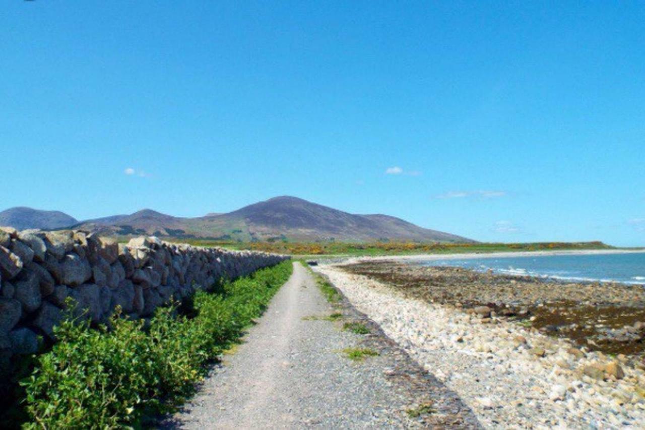 Moneydarragh Cottage With Uninterrupted Mountain And Sea Views- Hot Tub Available For Hire أنالونغ المظهر الخارجي الصورة